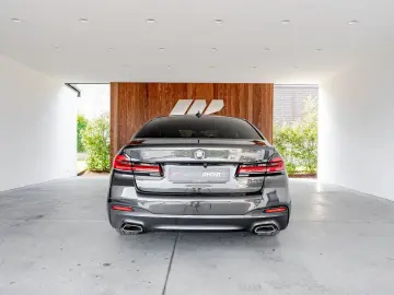 BMW 530 e  M pack  open dak  Harman Kardon  Head-up