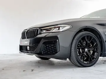 BMW 530 e  M pack  open dak  Harman Kardon  Head-up