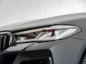 BMW 530 e  M pack  open dak  Harman Kardon  Head-up