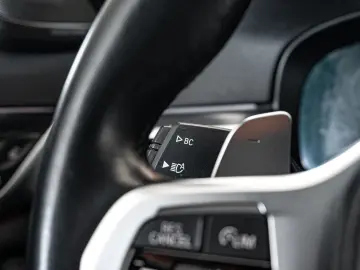 BMW 530 e  M pack  open dak  Harman Kardon  Head-up