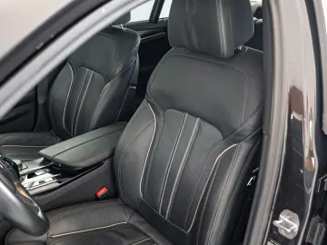 BMW 530 e  M pack  open dak  Harman Kardon  Head-up