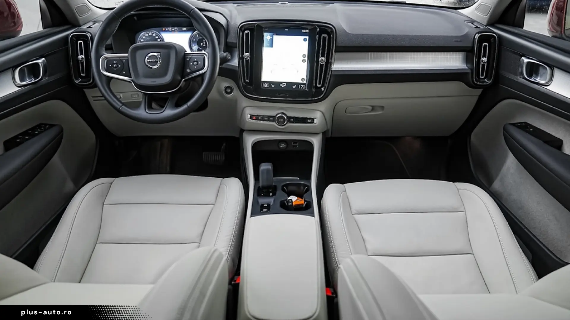 Volvo XC 40 B4 B AWD DKG Momentum Pro