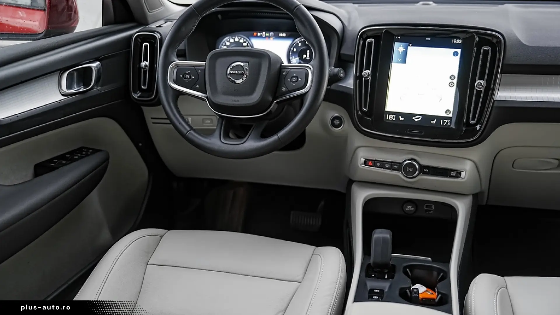Volvo XC 40 B4 B AWD DKG Momentum Pro