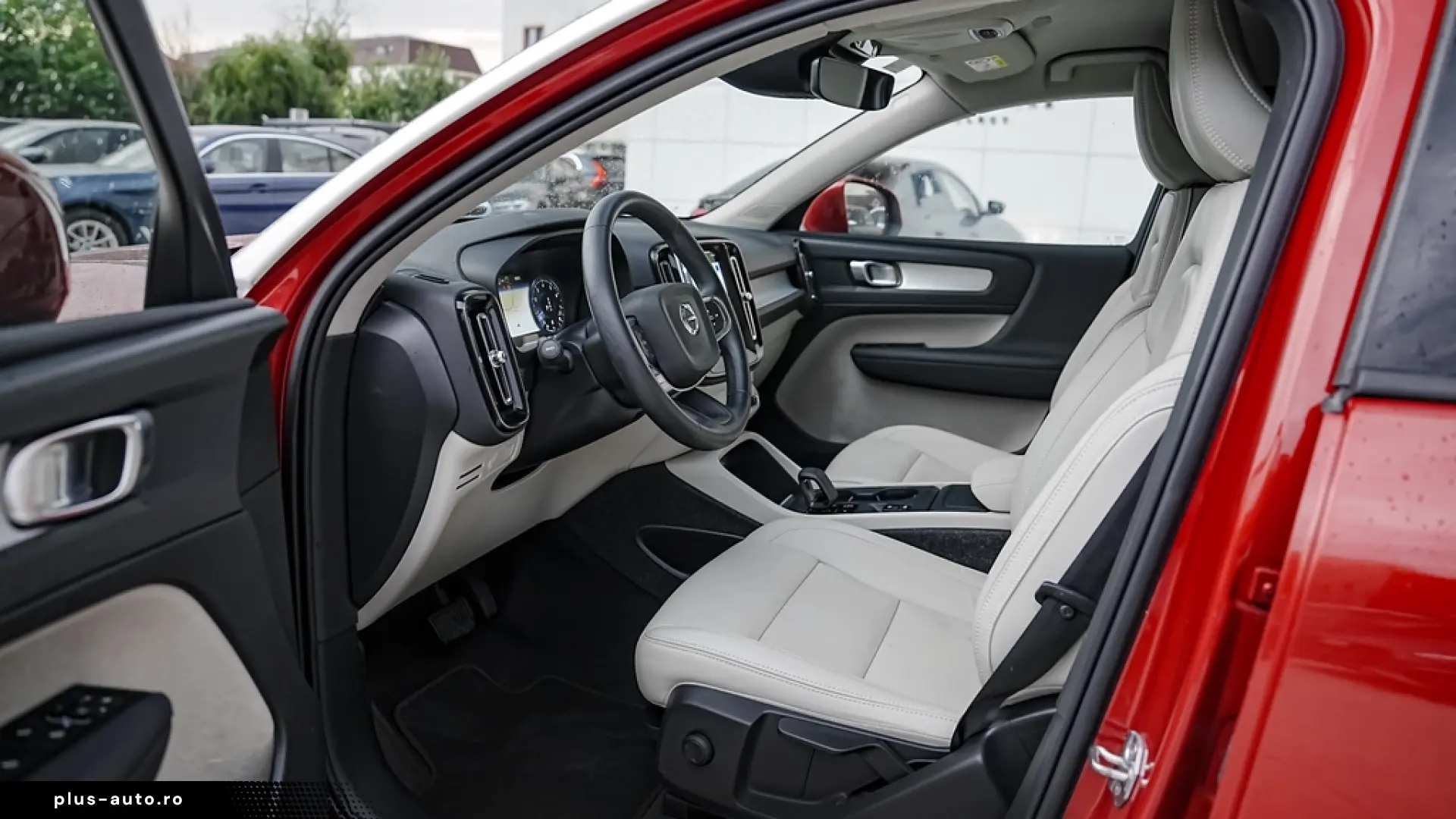 Volvo XC 40 B4 B AWD DKG Momentum Pro