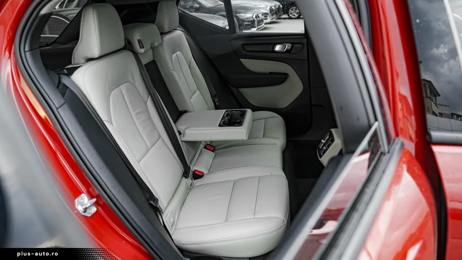 Volvo XC 40 B4 B AWD DKG Momentum Pro