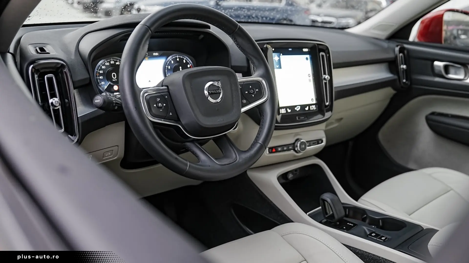 Volvo XC 40 B4 B AWD DKG Momentum Pro