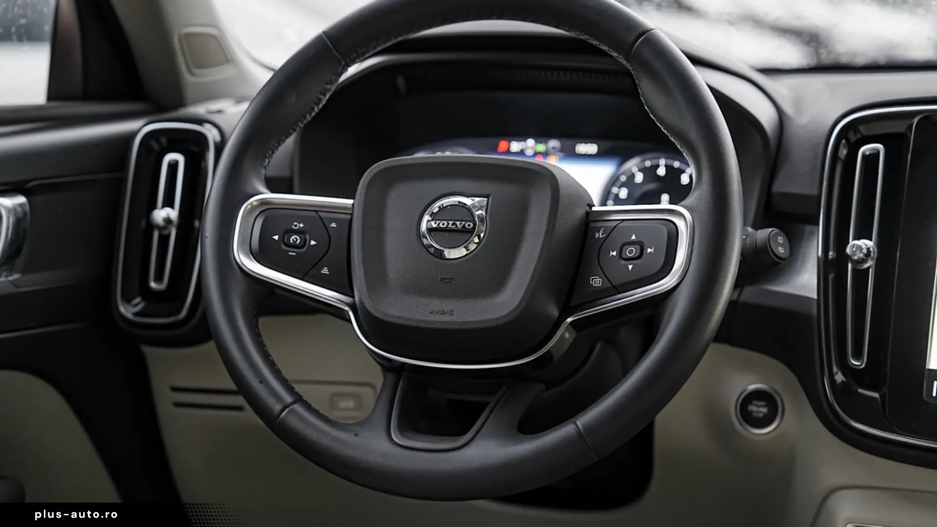 Volvo XC 40 B4 B AWD DKG Momentum Pro