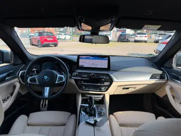 BMW 530e M Sport Shadow Line Harman kardon LED 19