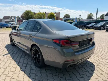 BMW 530e M Sport Shadow Line Harman kardon LED 19