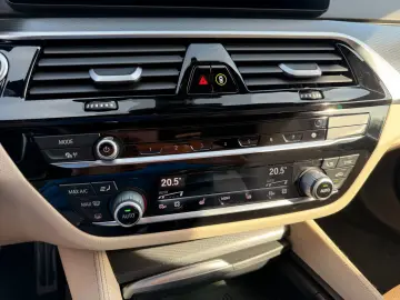BMW 530e M Sport Shadow Line Harman kardon LED 19
