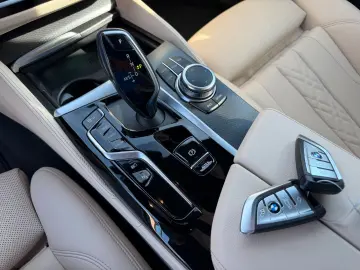 BMW 530e M Sport Shadow Line Harman kardon LED 19