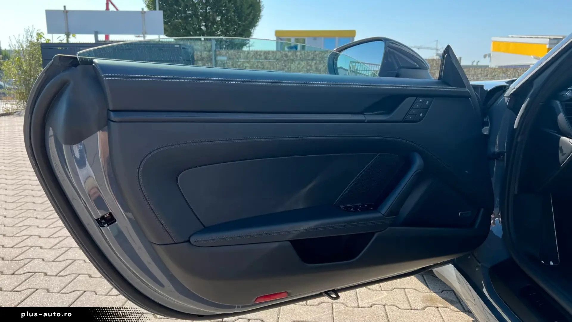 Porsche  Carrera 4 GTS T-Hybrid Cabrio