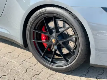 Porsche  Carrera 4 GTS T-Hybrid Cabrio