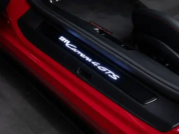 PORSCHE 992 Carrera 4 GTS BOSE 18-Wege 360 AllradLenk.