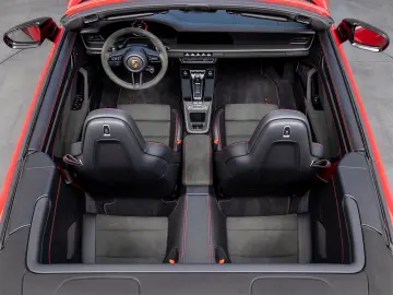 PORSCHE 992 Carrera 4 GTS BOSE 18-Wege 360 AllradLenk.