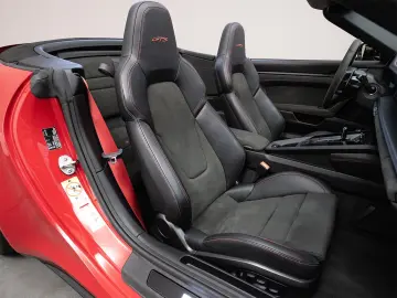 PORSCHE 992 Carrera 4 GTS BOSE 18-Wege 360 AllradLenk.