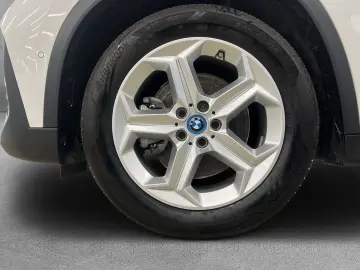 BMW iX1 xDrive30 AUTOMATIK 18''LC PROF HuD…