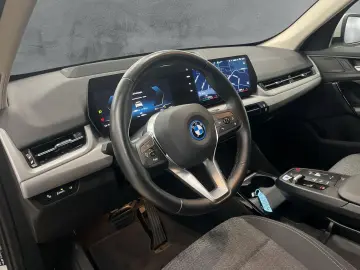 BMW iX1 xDrive30 AUTOMATIK 18''LC PROF HuD…