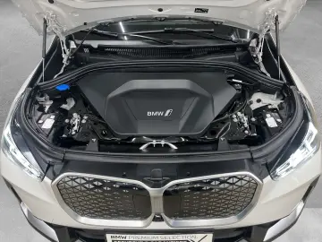 BMW iX1 xDrive30 AUTOMATIK 18''LC PROF HuD…