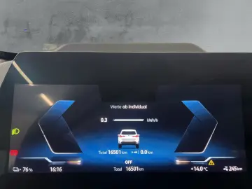 BMW iX1 xDrive30 AUTOMATIK 18''LC PROF HuD…