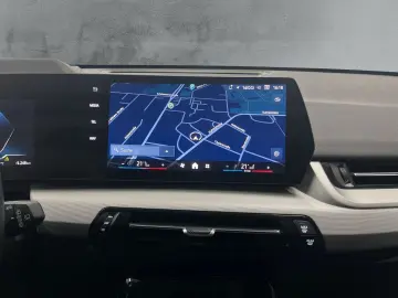 BMW iX1 xDrive30 AUTOMATIK 18''LC PROF HuD…