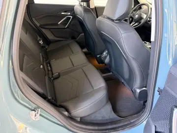 BMW iX1 30 xDrive xLine AHK_Head-Up_Massage