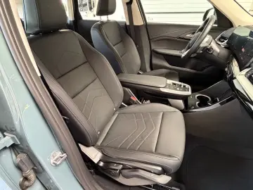 BMW iX1 30 xDrive xLine AHK_Head-Up_Massage