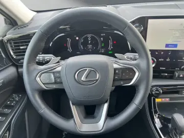 Lexus NX450h Executive Pano