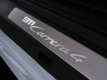PORSCHE 992 911 Carrera 4 Abstandstempomat Sitzbelüftung
