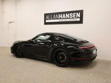 PORSCHE 911 Carrera 4 GTS  Leichtbau-Sport-Paket ACC NV