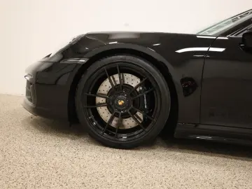 PORSCHE 911 Carrera 4 GTS  Leichtbau-Sport-Paket ACC NV