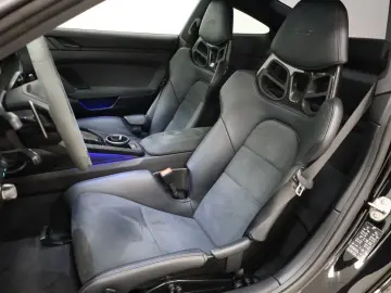 PORSCHE 911 Carrera 4 GTS  Leichtbau-Sport-Paket ACC NV