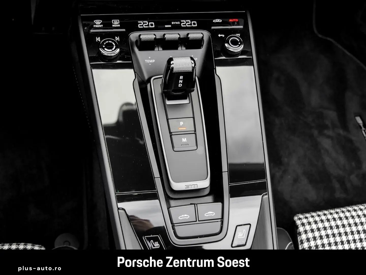 PORSCHE 992 Targa 4 GTS PDCC Sport-Chrono Burmester