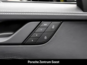 PORSCHE 992 Targa 4 GTS PDCC Sport-Chrono Burmester