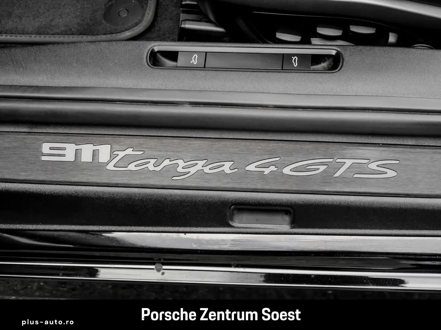 PORSCHE 992 Targa 4 GTS PDCC Sport-Chrono Burmester