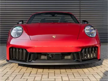 Porsche 992 Carrera 4GTS Cabriolet Lift Bose