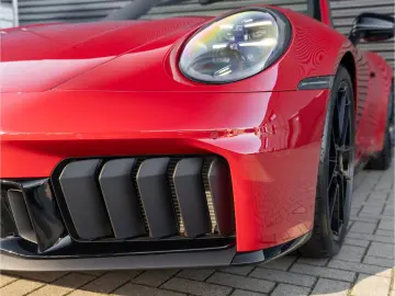 Porsche 992 Carrera 4GTS Cabriolet Lift Bose