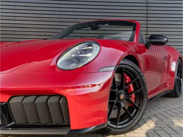 Porsche 992 Carrera 4GTS Cabriolet Lift Bose