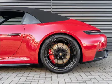 Porsche 992 Carrera 4GTS Cabriolet Lift Bose