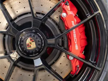 Porsche 992 Carrera 4GTS Cabriolet Lift Bose