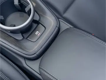 Porsche 992 Carrera 4GTS Cabriolet Lift Bose