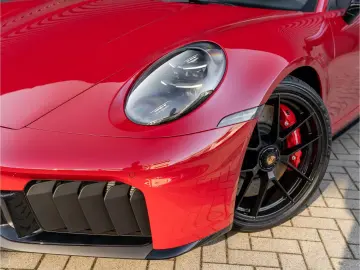 Porsche 992 Carrera 4GTS Cabriolet Lift Bose