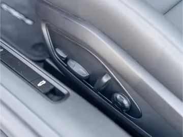 Porsche 992 Carrera 4GTS Cabriolet Lift Bose