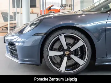 Porsche 992 Targa 4S Yachtingblau Burmester Lift