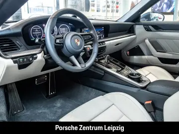 Porsche 992 Targa 4S Yachtingblau Burmester Lift