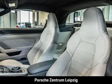 Porsche 992 Targa 4S Yachtingblau Burmester Lift