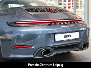 Porsche 992 Targa 4S Yachtingblau Burmester Lift
