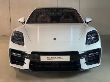 PORSCHE Panamera GTS   Burmester   Hinterachslenkung