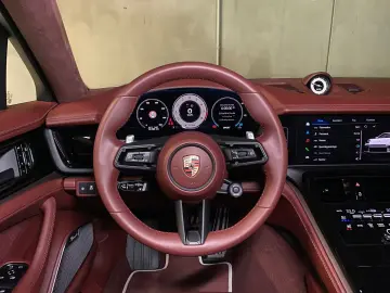 PORSCHE Panamera GTS   Burmester   Hinterachslenkung