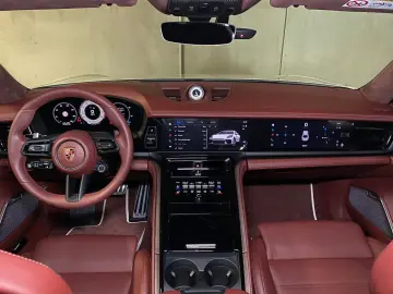 PORSCHE Panamera GTS   Burmester   Hinterachslenkung
